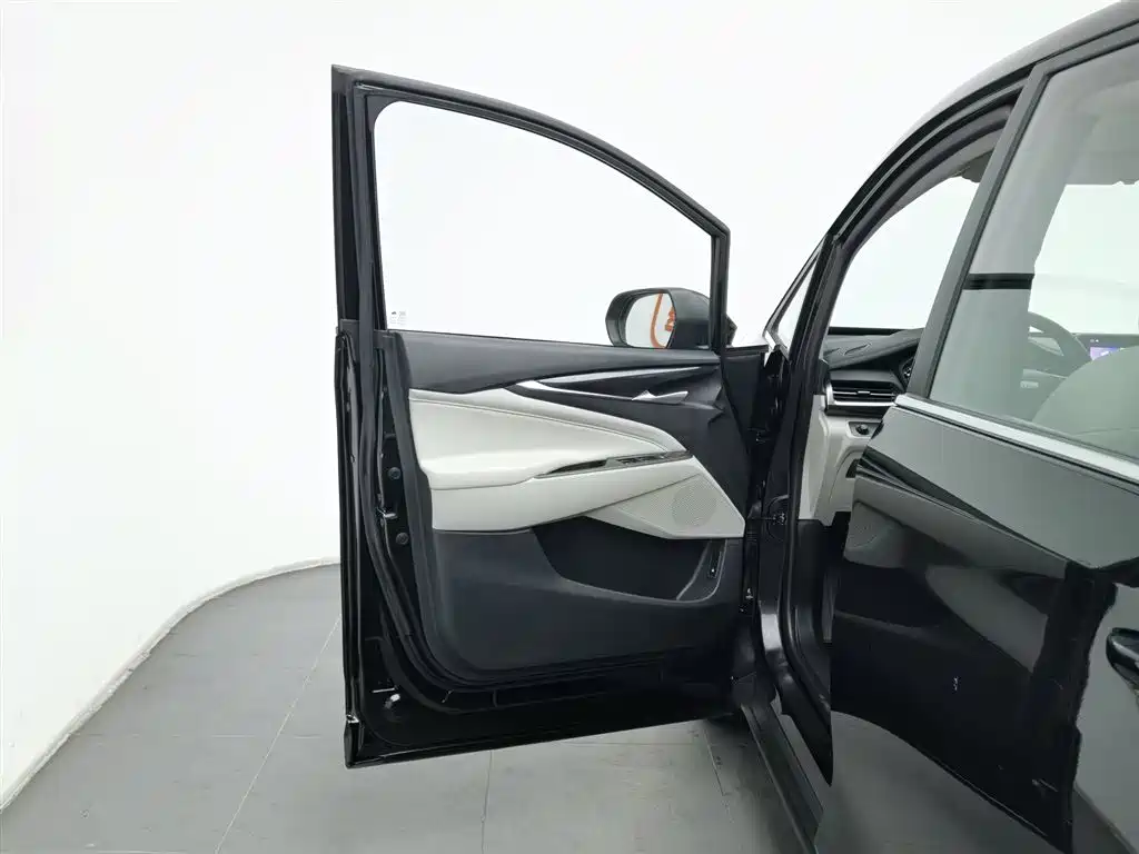 SAIC MAXUS CHASE G50