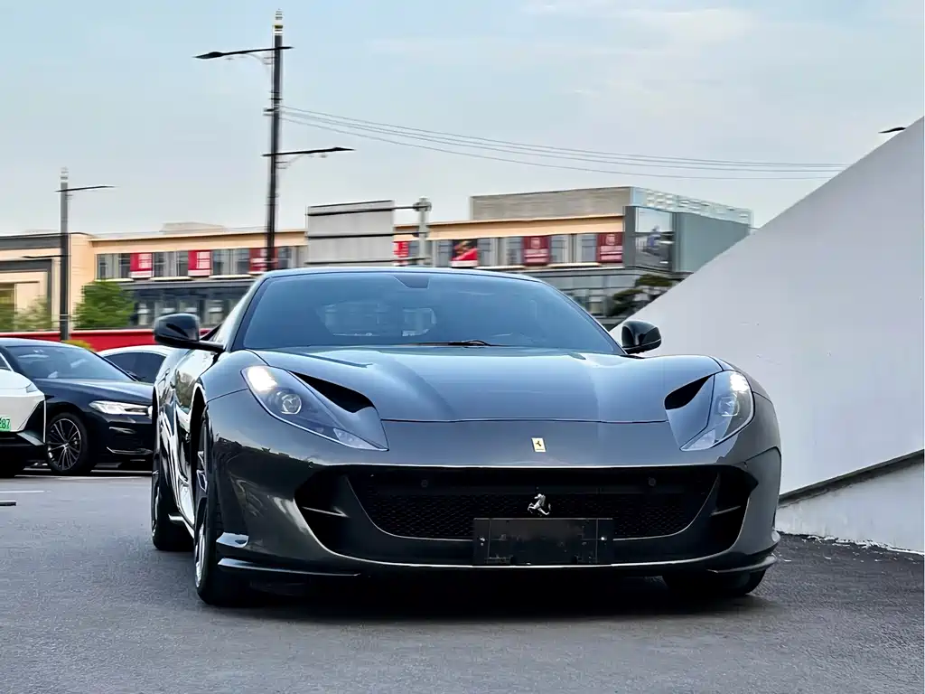Ferrari 812 — миниатюра 4