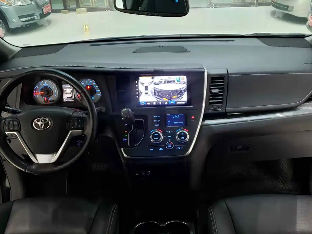 Toyota Sienna 2015 3.5L LE