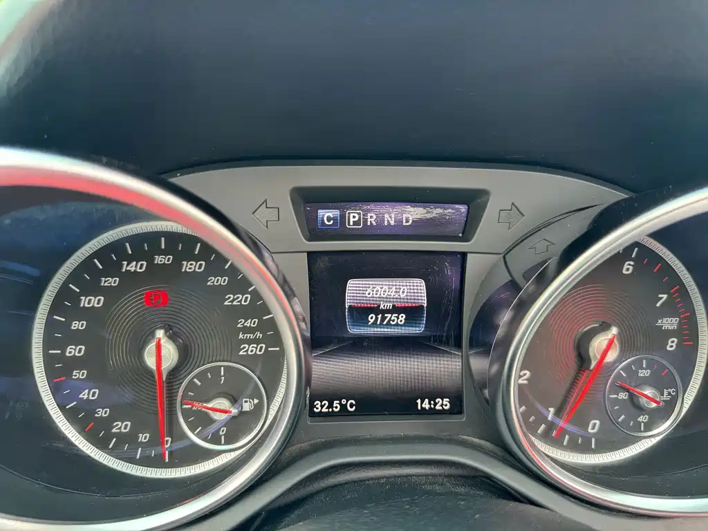Mercedes-Benz SLC — миниатюра 11