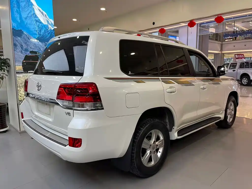 Toyota Land Cruiser 4.0L V6 Middle East Base Edition, фото 8