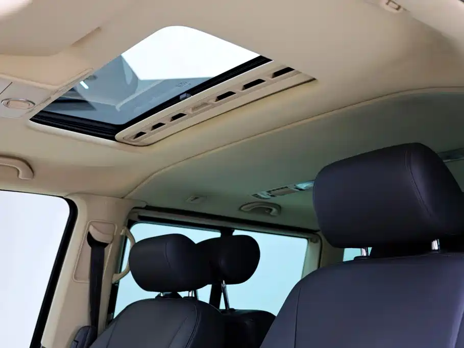 Volkswagen Multivan — миниатюра 26