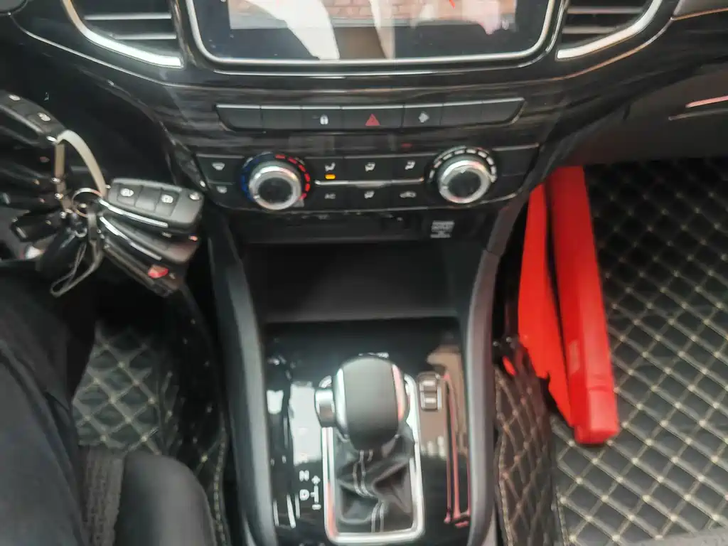 Isuzu Lingtuo — миниатюра 11
