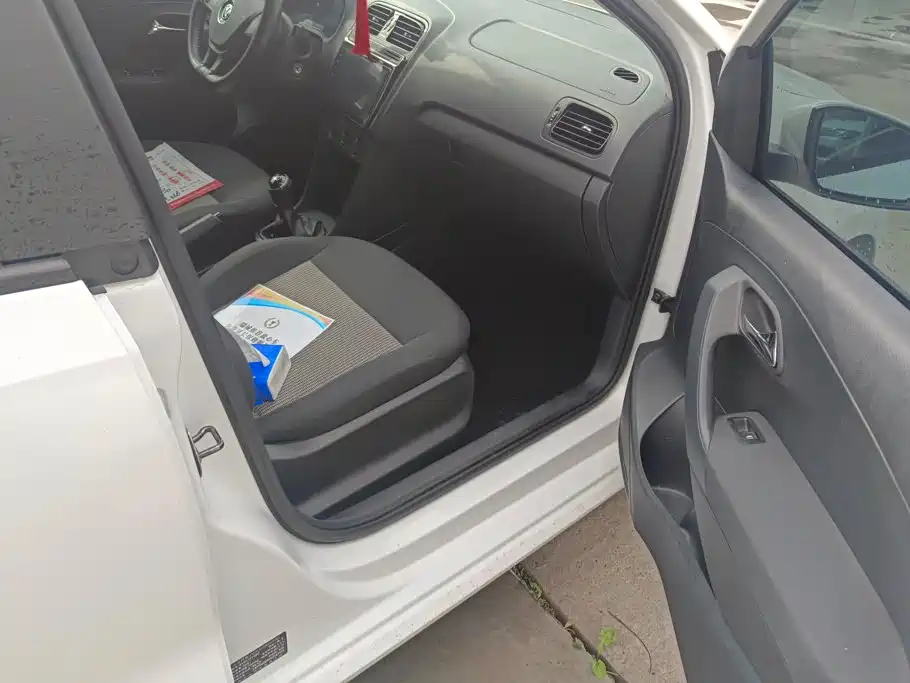 Volkswagen Polo — миниатюра 8