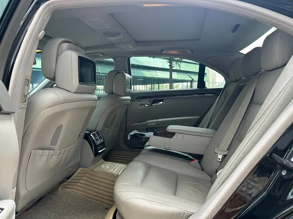 Mercedes-Benz S-Class S 2010 S 300 L Luxury