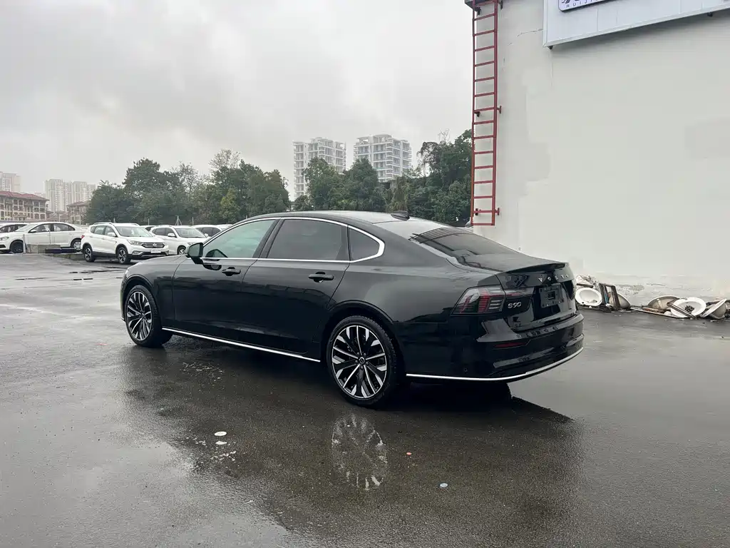 Volvo S90 — миниатюра 7