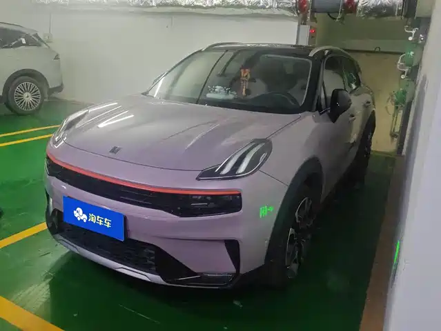 2021 Lynk & Co 06