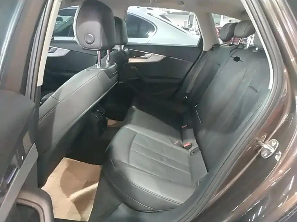 Audi A4 (Import) — миниатюра 17