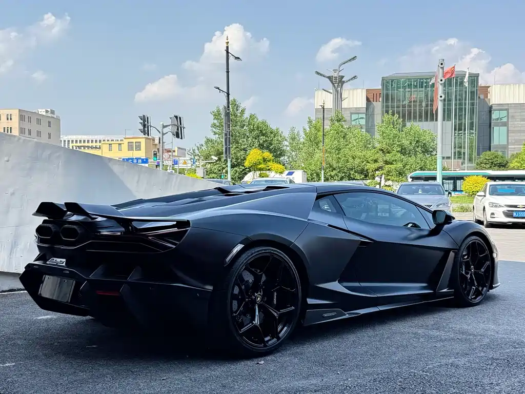 Lamborghini Revuelto 2023 6.5L PHEV Standard