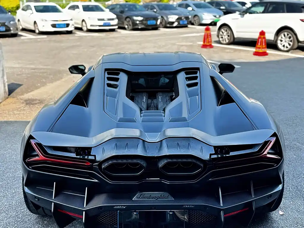 Lamborghini Revuelto 2023 6.5L PHEV Standard
