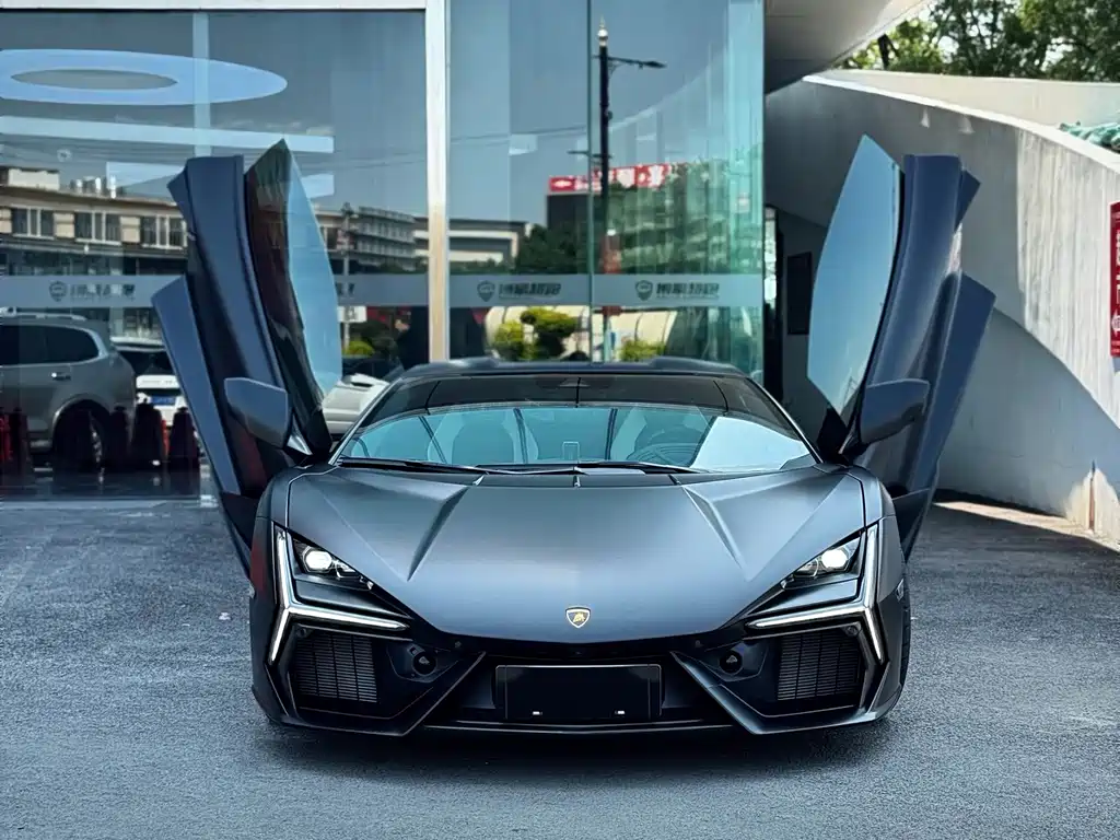 Lamborghini Revuelto 2023 6.5L PHEV Standard