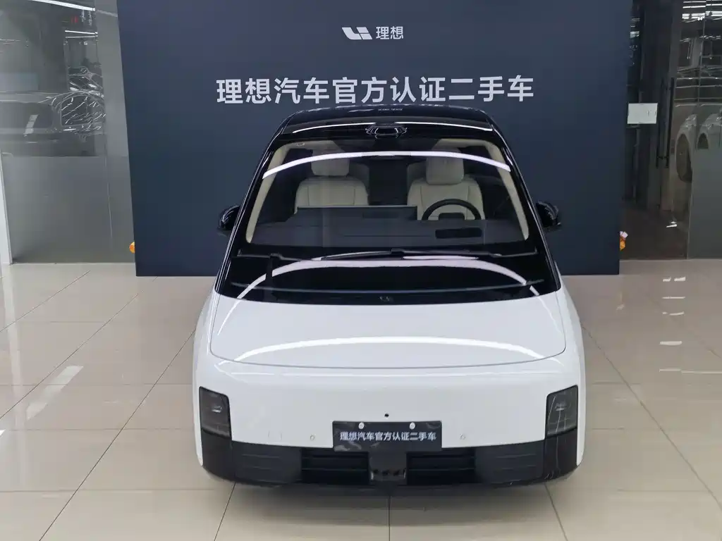 Li Auto MEGA 2025 Home