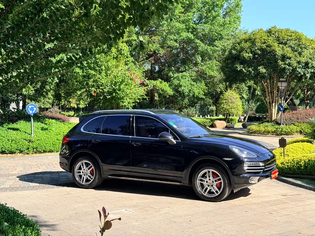 Porsche Cayenne — миниатюра 24