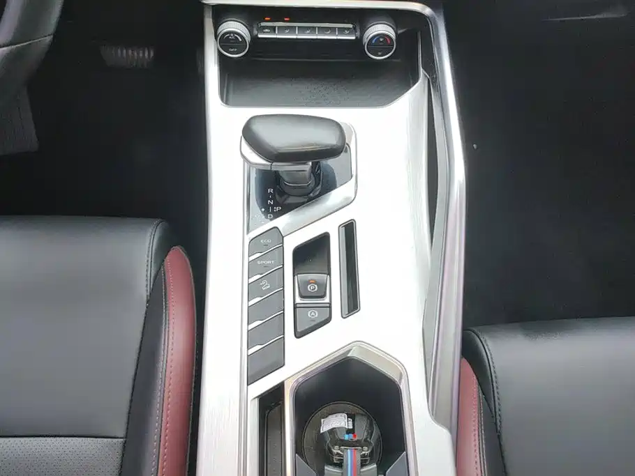 Geely Binyue — миниатюра 16