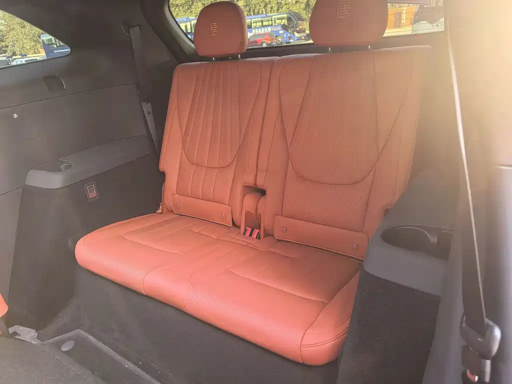 BYD Tang L - фото 7
