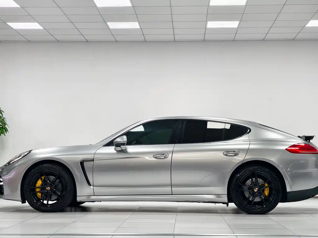 Porsche Panamera — миниатюра 4