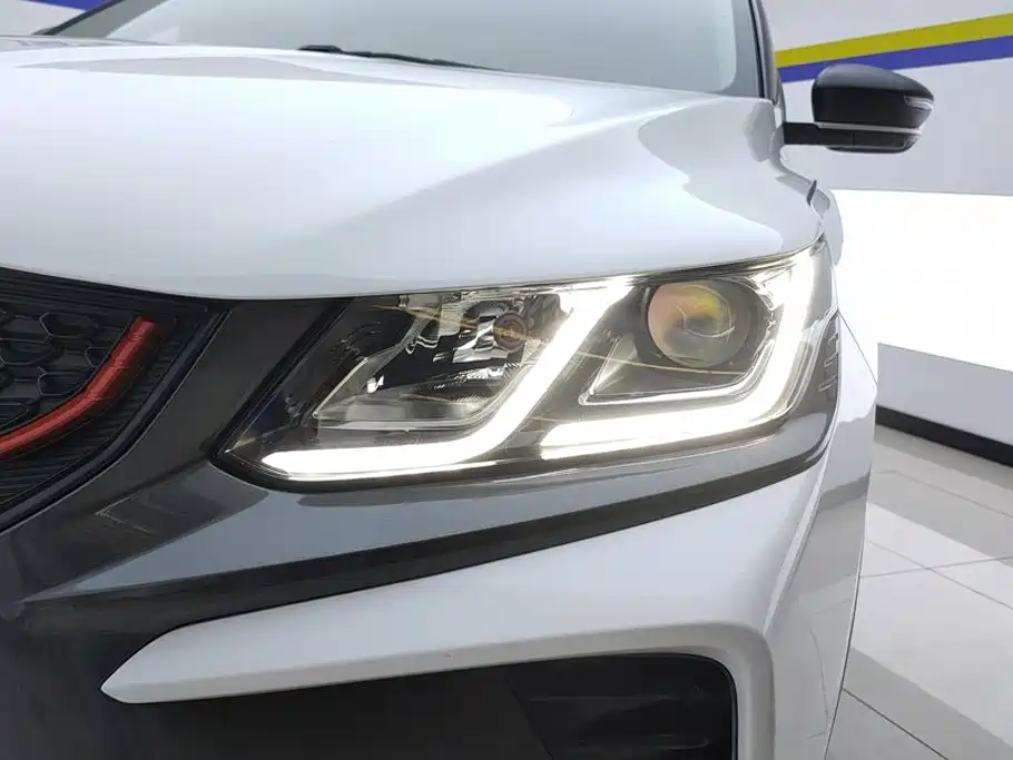 Geely Binyue — миниатюра 5