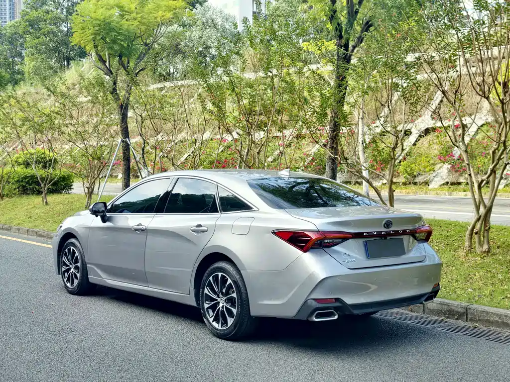Toyota Avalon — миниатюра 4