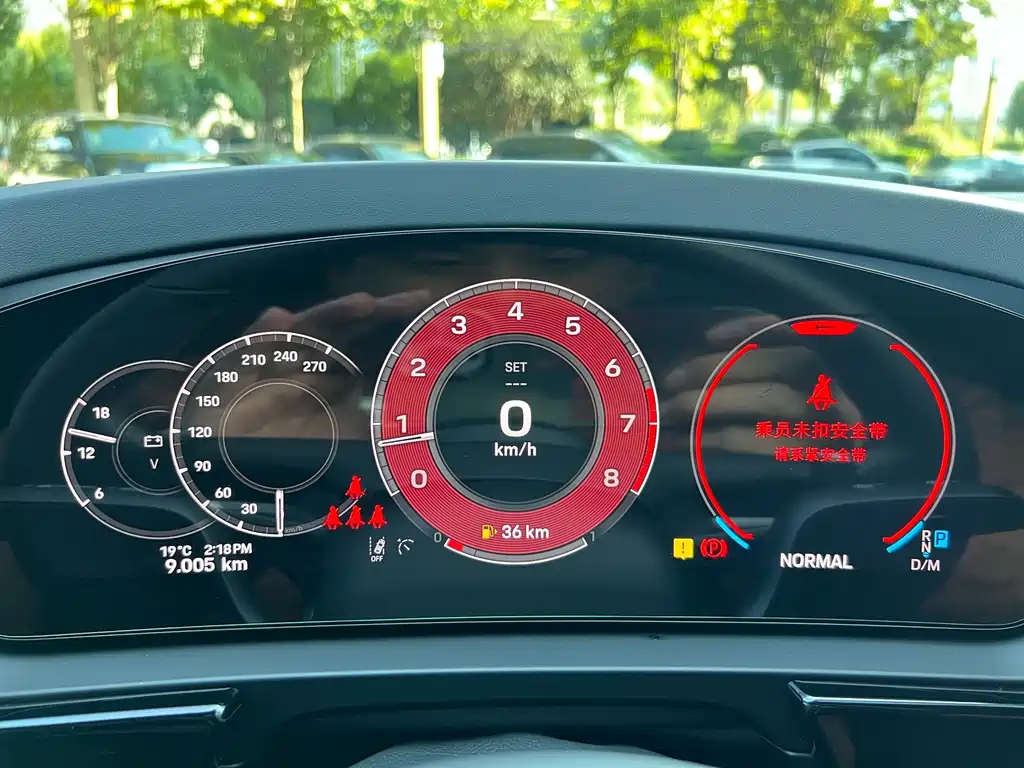 Porsche Cayenne — миниатюра 7