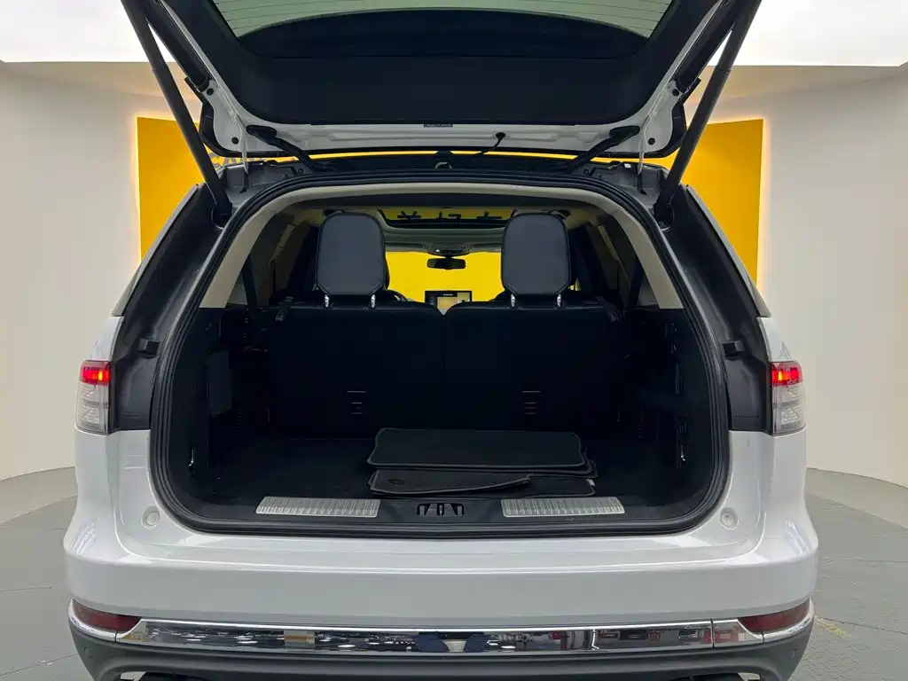 Lincoln Aviator — миниатюра 6