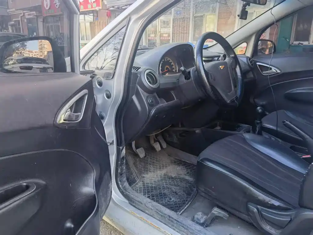 Chevrolet Sail — миниатюра 8