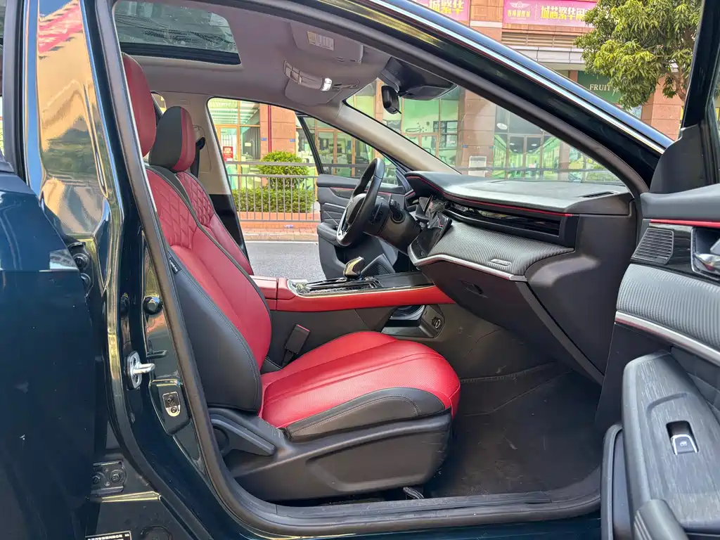 DONGFENG YI HYUN MAX