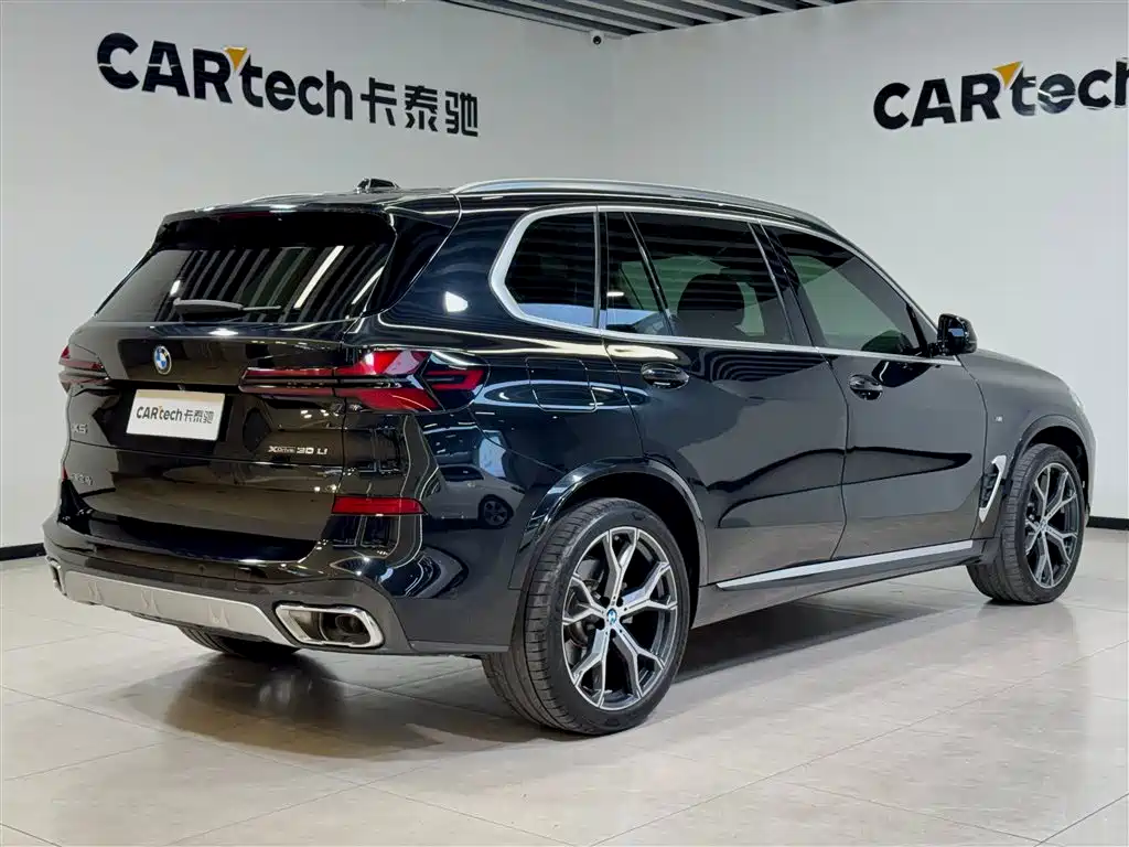 BMW X5 2023 xDrive 30Li Premium M Sport