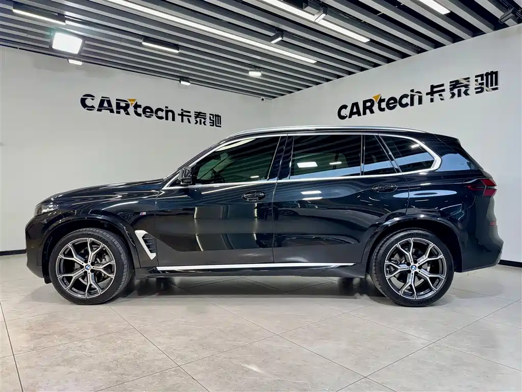 BMW X5 2023 xDrive 30Li Premium M Sport