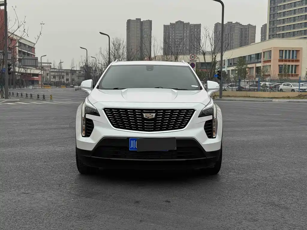CADILLAC XT4