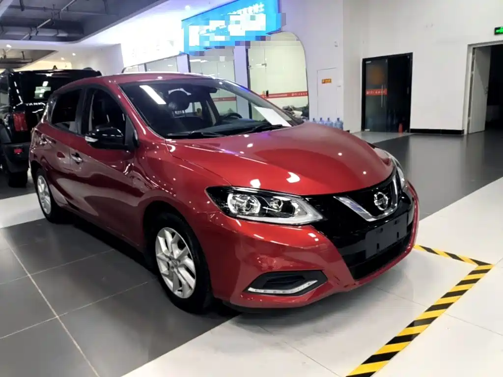 Nissan Tiida — миниатюра 4