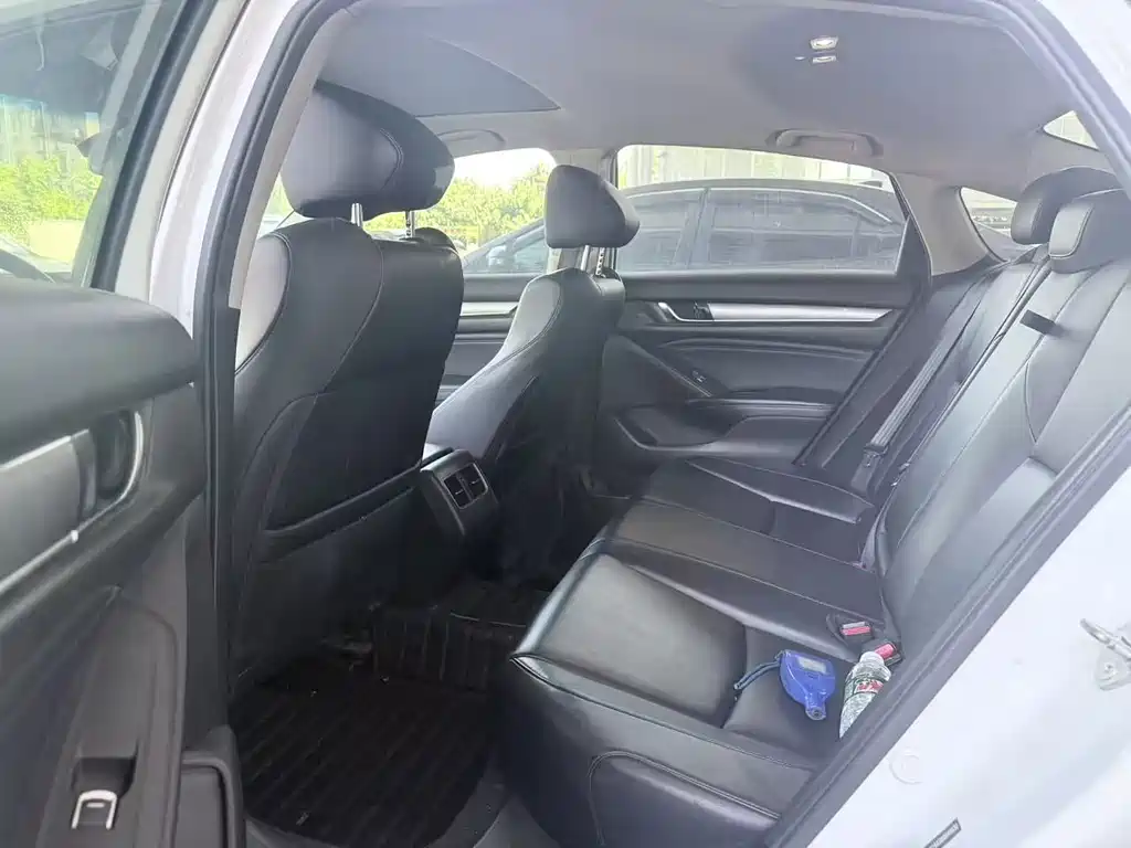 Honda Accord — миниатюра 6