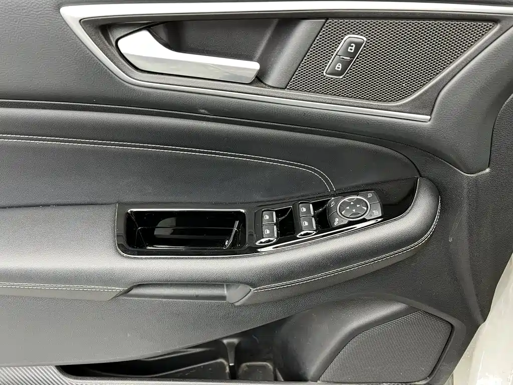 Ford Edge — миниатюра 19