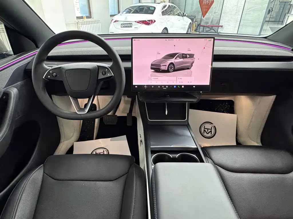 Tesla Model Y L — миниатюра 11