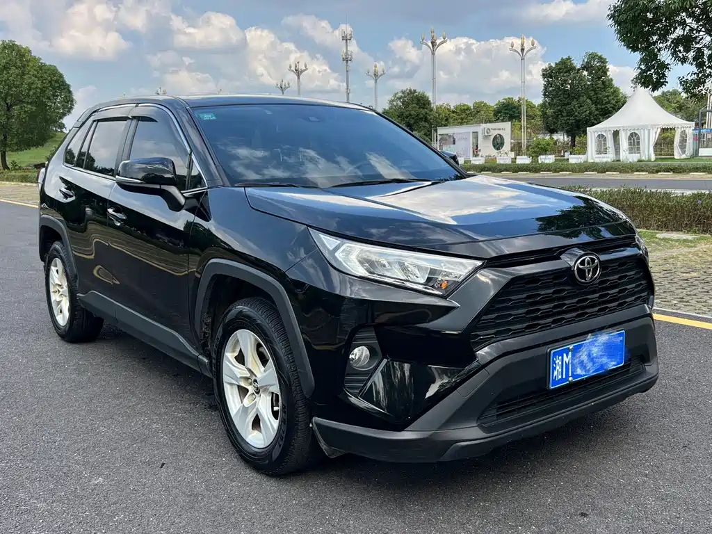 Toyota RAV4 — миниатюра 2