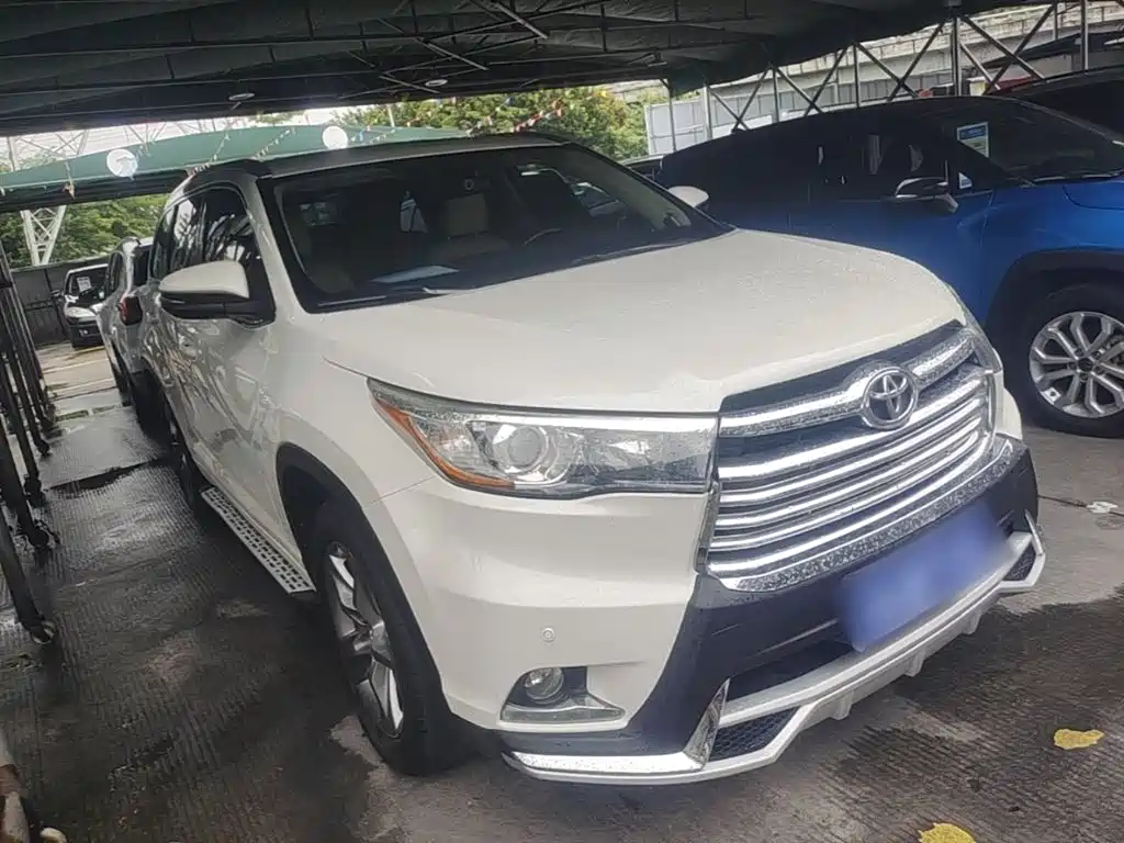 Toyota Highlander 2015 2.0T Luxury 7 мест