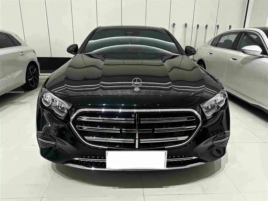Mercedes-Benz E-Class — миниатюра 2