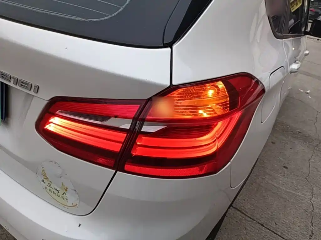 BMW 2 Series Active Tourer — миниатюра 8