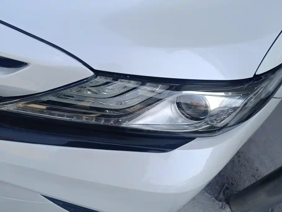 Toyota Camry — миниатюра 5