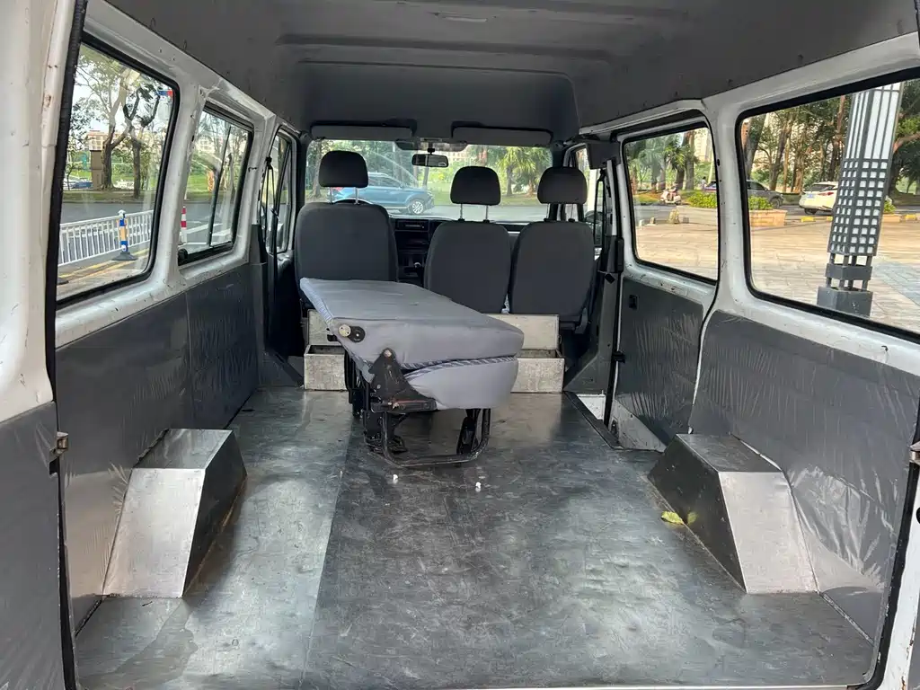 Ford Transit Classic — миниатюра 8