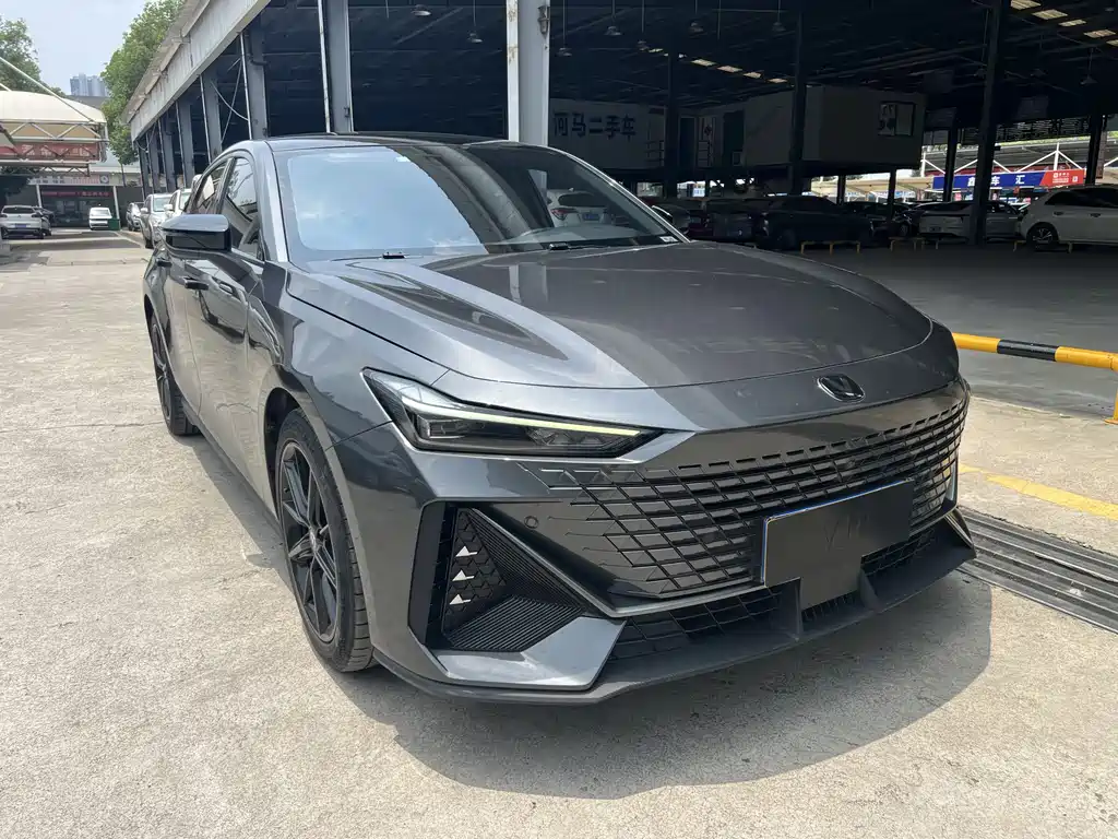Changan UNI-V 2022 1.5T Luxury