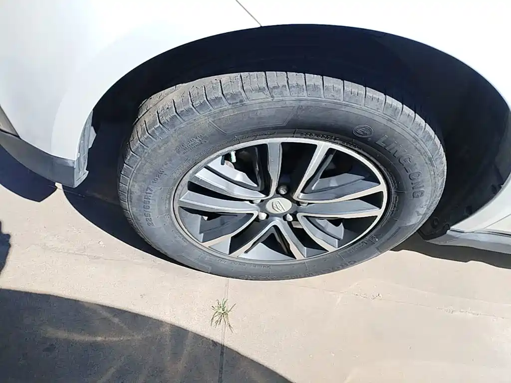 Geely Vision X6 — миниатюра 23