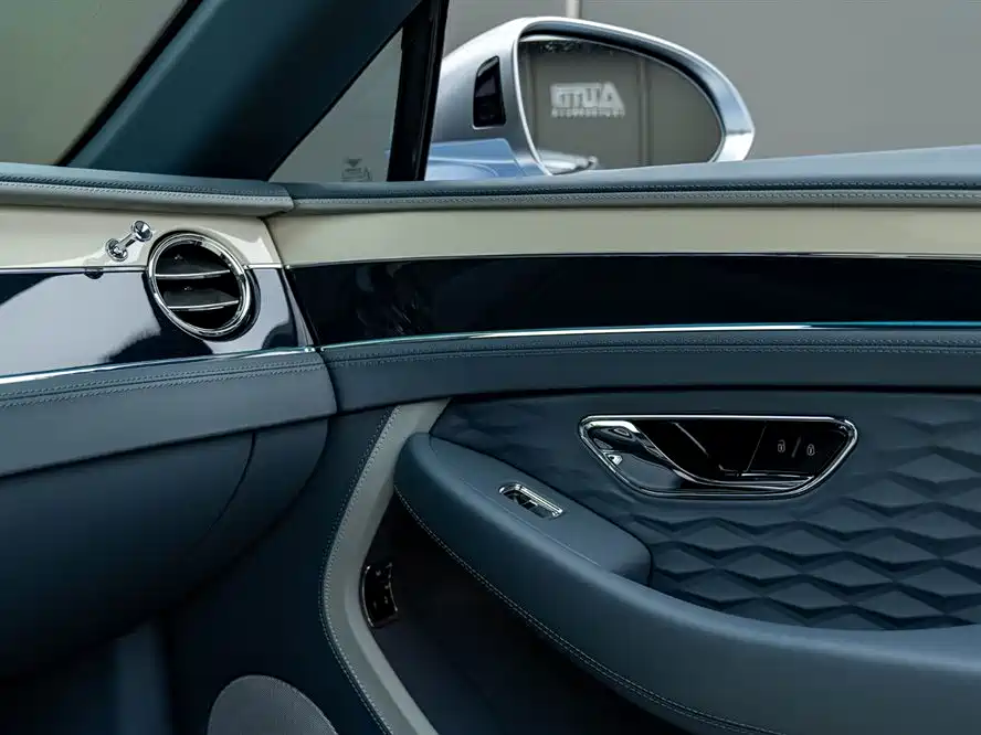 BENTLEY CONTINENTAL PLUG IN HYBRID