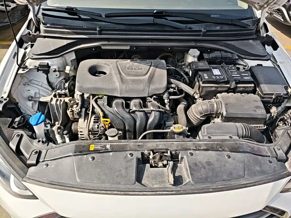 Hyundai Elantra — миниатюра 20