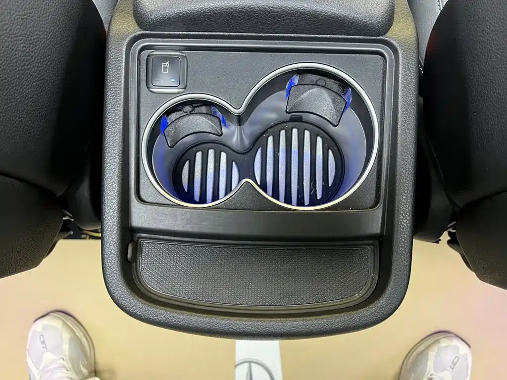 Mercedes-Benz V-Class — миниатюра 29
