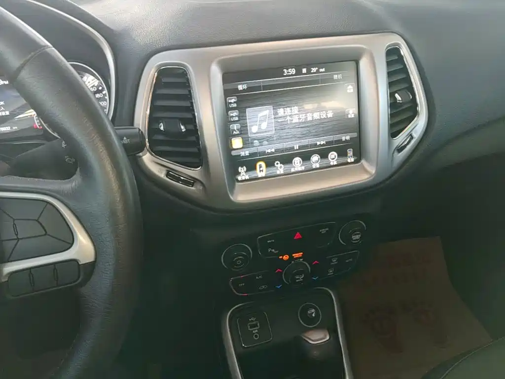 Jeep Compass — миниатюра 13