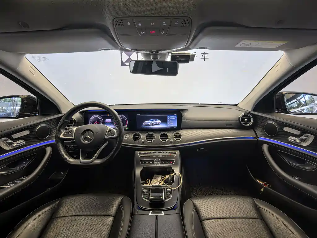 Mercedes-Benz E-Class — миниатюра 11