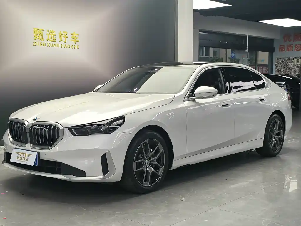 BMW 5 Series 2025