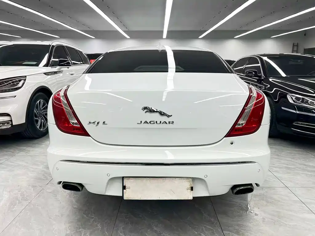 Jaguar XJ — миниатюра 5