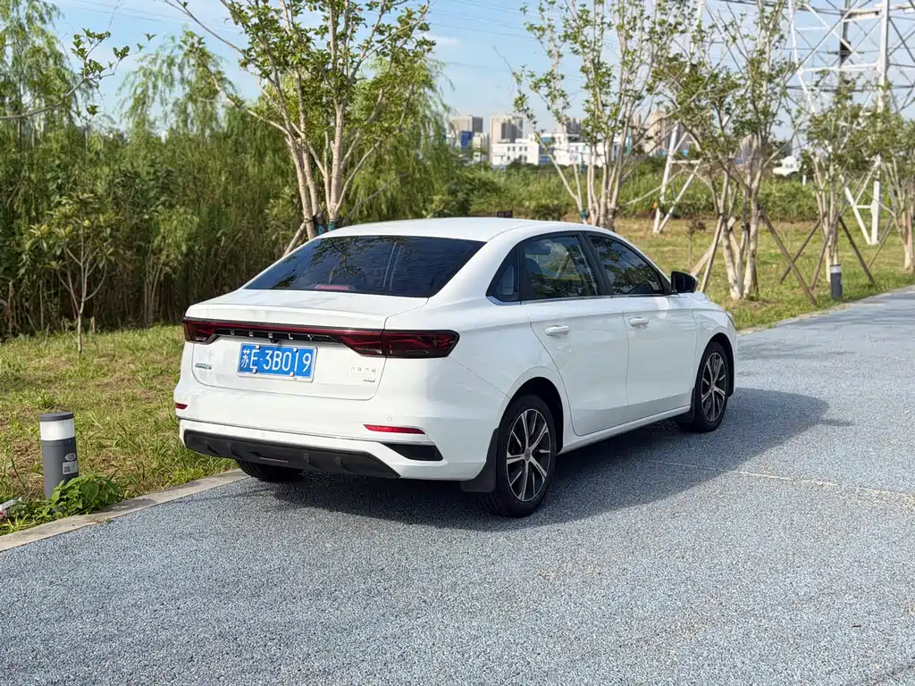 Geely Emgrand — миниатюра 4