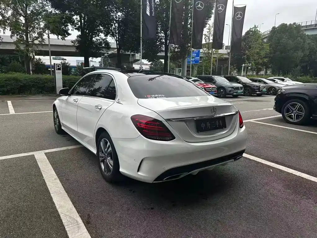 Mercedes-Benz C-Class — миниатюра 8